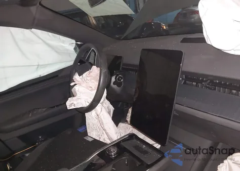 2025 Polestar 3 Long Range Dual Motor/Long Range Dual Motor Launch Edition z USA, uszkodzony, nr VIN 7SYEA3YBXSG028322